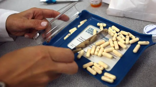 Вместе с врагами человеческого организма антибиотики могут убивать и лучших его друзей