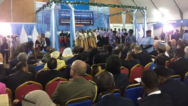 Waxaa munaasabadda ku sugan 124 wakiillo