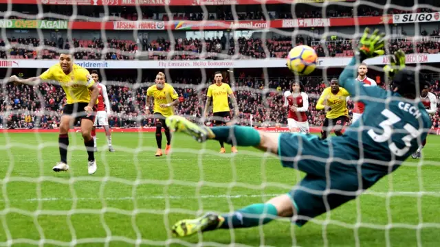 Peter Cech n mu bọọlu gbee silẹ ko gba sile