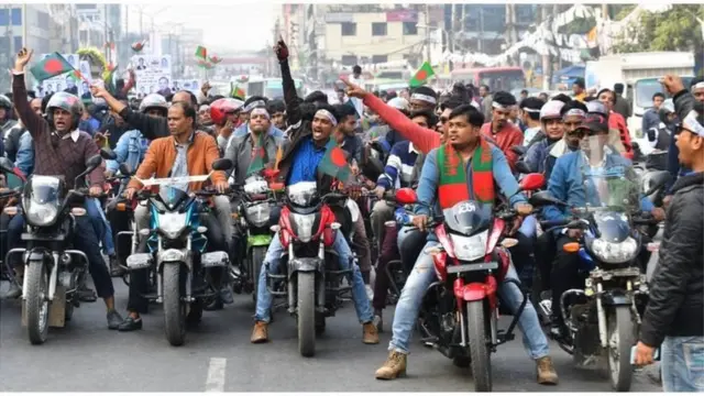 গত নির্বাচনের আগে আওয়ামী লীগের কর্মিদের একটি মিছিল