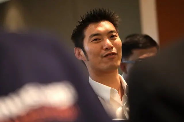 ธนาธร จึงรุ่งเรืองกิจ