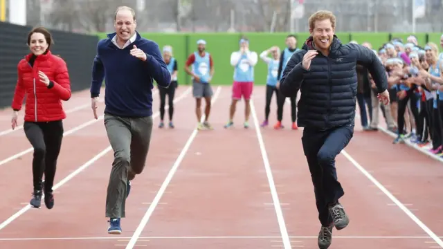 ดยุคและดัชเชสแห่งเคมบริดจ์และเจ้าชายแฮร์รี่