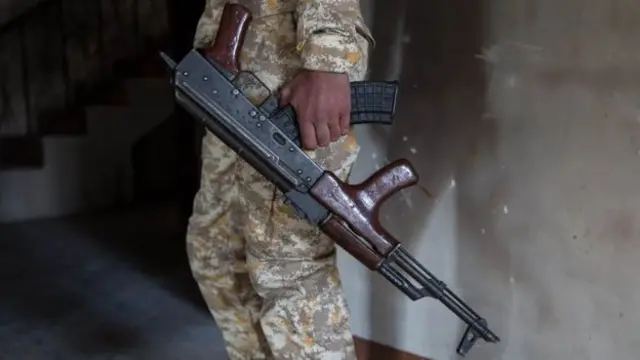 बुर्क़े में पुलिस अधिकारी