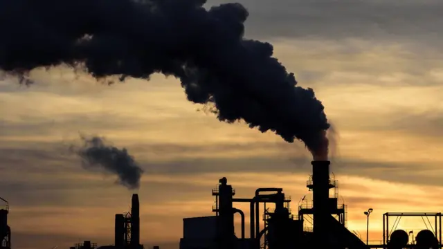 کارخانهها و سوختهای آلاینده باعث گرمایش زمین میشوند