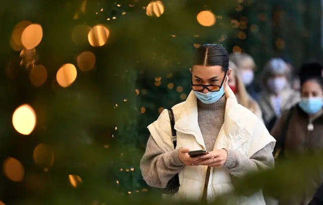 लंदन में एक महिला