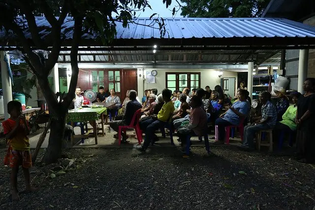 ชาวบ้านเทศบาลตำบลอิสาณ เสม็ด และสวายจีก ให้สัมภาษณ์ผู้สื่อข่าวบีบีซีไทย