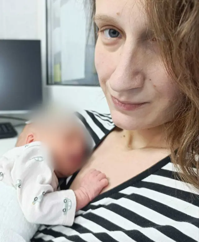 Dragana Grubić sa novorođenim sinom