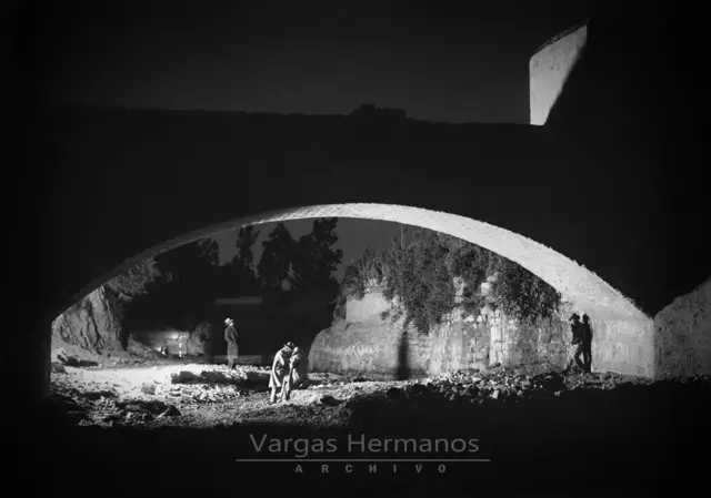 Puente (Foto: Jaime Laso, representante del archivo fotográfico Vargas Hermanos).
