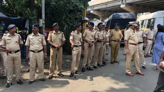 पुलिस की तैनाती