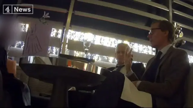 "劍橋分析"公司首席執行官尼克斯被第4頻道電視台的臥底記者拍攝