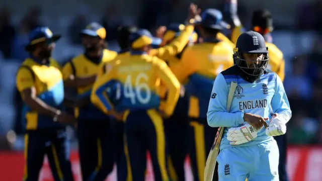 વર્લ્ડ કપ માટે દાવેદાર ગણાતા ઇંગ્લૅન્ડની આ બીજી હાર છે