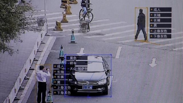 北京的監控軟件識別民眾和車輛的詳細資料。