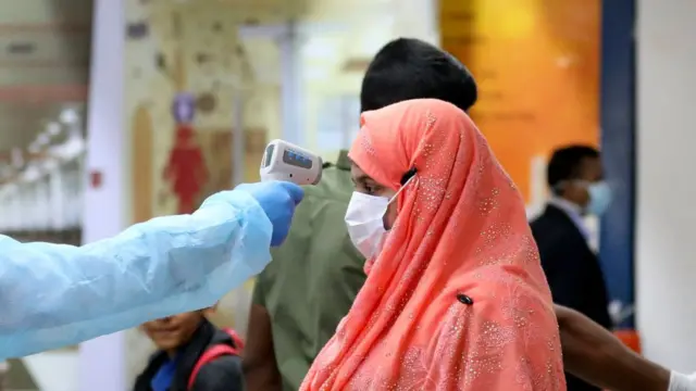 উপসর্গ না থাকার পরেও তিন চার বার পজিটিভ শনাক্ত হওয়ার উদাহরণও আছে বাংলাদেশে