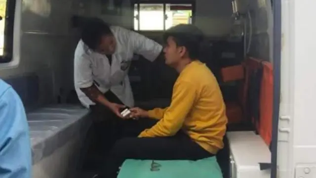 પરીક્ષા આપી રહેલા અમાન શેખને પરીક્ષા દરમિયાન અચાનક જ ઊલટી થઈ, એ બાદ તેમને ઍમ્બ્યુલન્સમાં હૉસ્પિટલ લઈ જવામાં આવ્યા હતા