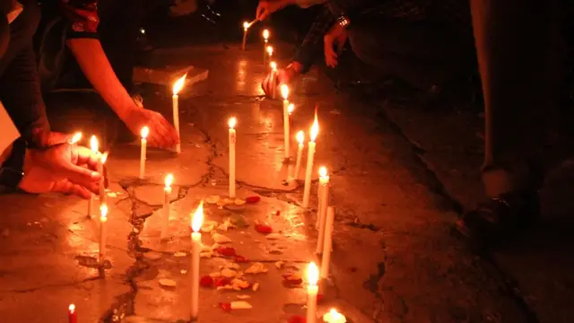 مراسم شمعافروزی برای قربانیان حمله انتحاری دهبوری کابل