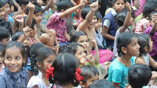 تلاميذ في صف تعليمي