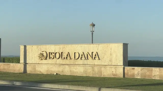 Entrada a Isola Dana.