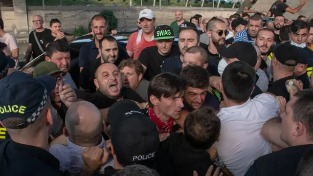 Ультраконсервативные группы пытались сорвать открытие "недели прайда" в Тбилиси