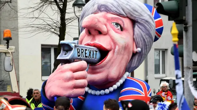 Alegoria ironizando o Brexit e a primeira-ministra britânica, Theresa May