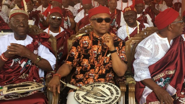 Ndị isi bịara ya bụ emume