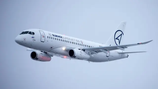 суперджет в воздухе