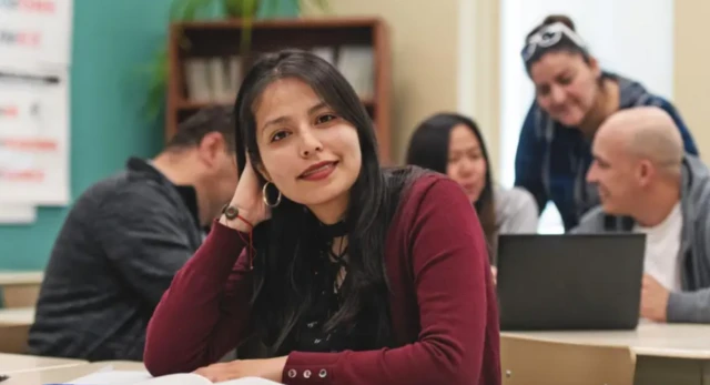 கனடாவின் முடிவால் ஆயிரக்கணக்கான பஞ்சாபி மாணவர்களின் தலைக்கு மேல் தொங்கும் கத்தி