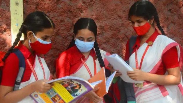 என்சிஇஆர்டி பாடநூல்களுக்கு சவால் விடும் கேரளா - துணைப் பாடநூல்களை அறிமுகப்படுத்தியது ஏன்?