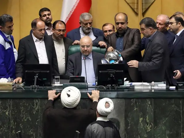 جبهه پایداری در مجلس/ عکس قالیباف و اعضای جبهه پایداری
