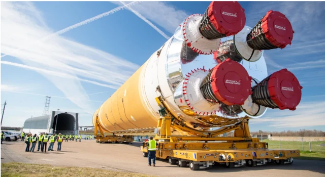 ஸ்பேஸ் லான்ச் சிஸ்டம்