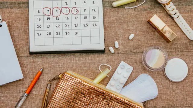 महिला सफाई कर्मचारियों का कहना है कि पीरियड्स के दर्द की वजह से वो काम नहीं कर पा रही थीं. 