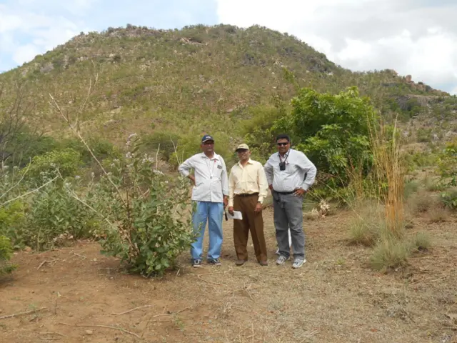 పులికొండ ప్రాంతంలో శాస్త్రవేత్తల బృందం