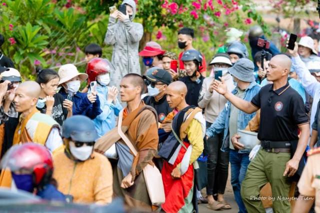 HÀNH TRÌNH THẦY MINH TUỆ