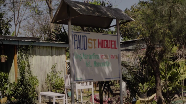 Perempuan eks pengungsi Timor Timur 