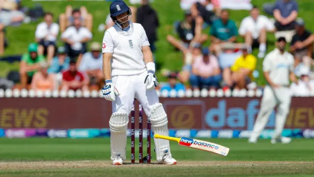 न्यूझीलंड, इंग्लंड, वेलिंग्टन टेस्ट, फॉलोऑन