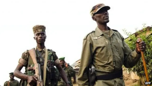 Ifoto yo mu 2012 igaragaza umukuru wa M23 (uri imbere) Sultani Makenga, ubu ufite ipeti rya Jenerali Majoro