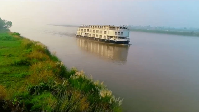 এই সব নদীর বুক চিরেই যাবে গঙ্গা ভিলাস