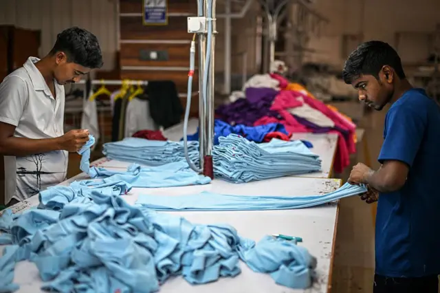 બીબીસી ગુજરાતી સુરત કાપડ કપડા ટેક્સ્ટાઈલ અમેરિકા ડોનાલ્ડ ટ્રમ્પ ટેરિફ 