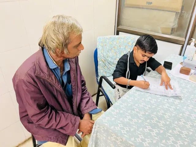 ડૉક્ટર, ગુજરાત, તબીબ, દરદી, ભાવનગર, પોઝીટીવ, સર ટી હોસ્પિટલ, વામન, બીબીસી ગુજરાતી