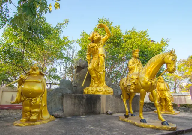 Tong Sam Cong, Kera Sakti