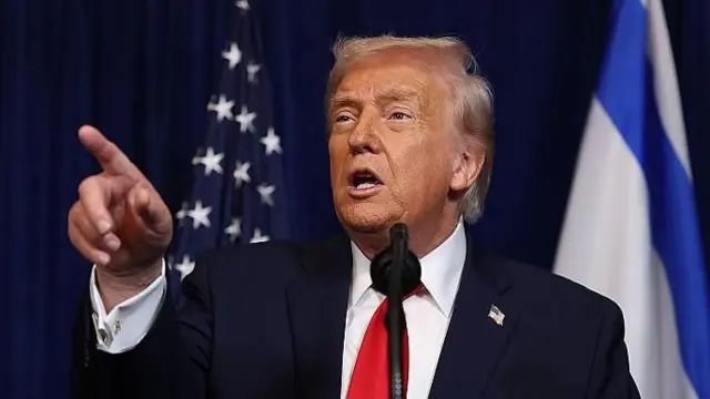 डोनाल्ड ट्रम्प