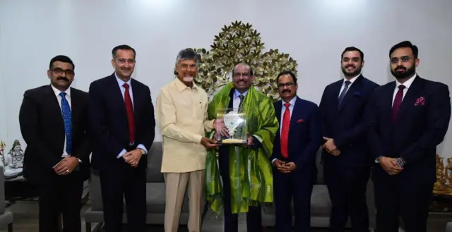 చంద్రబాబుని కలిసిన లులు చైర్మన్ యూసఫ్ అలీ