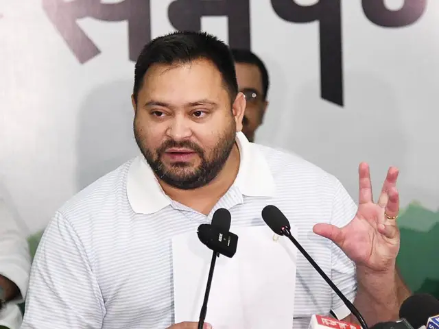 तेजस्वी यादव