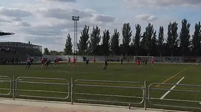 Di stadium for Tofedo wia Ado Bala Hadi slump wen e dey play match against Sporting Cabanillas