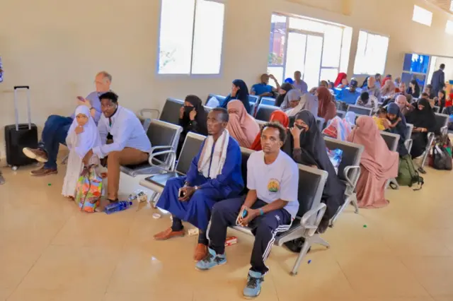 Halkaani waa garoonka diyaaradaha ee Sayid Maxamed Cabdulle Xasan ee magaalada Kismaayo 