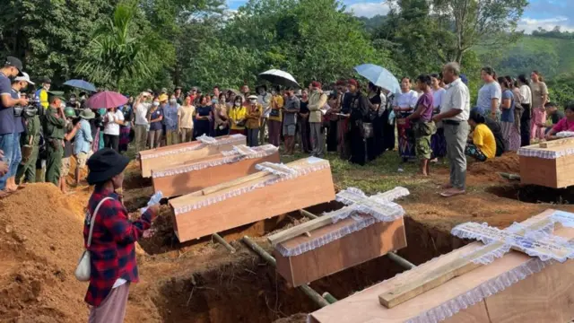 အစုလိုက်သတ်ဖြတ်ခံရမှုတွေကြောင့် အရပ်သား ၅၀၀ ကျော် သေဆုံး