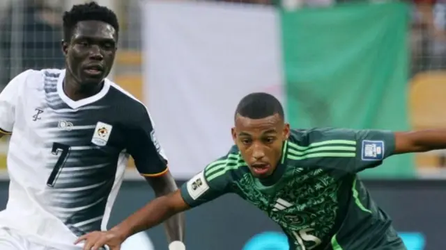 Rogers Mato (kushoto) ni mfungaji bora wa pamoja kwenye ligi ya Masedonia Kaskazini msimu huu akiwa amefunga mabao 12.