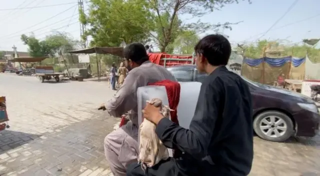 જેકોબાબાદ પાકિસ્તાનના સૌથી ગરમ શહેરો પૈકી એક છે