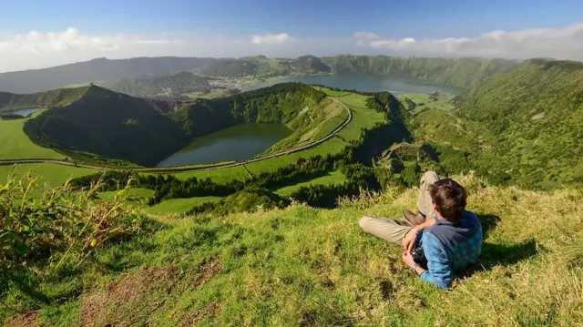 Di Azores don make protecting dia coral reefs a top priority 