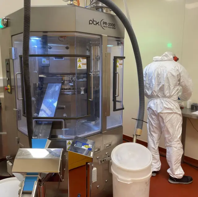 Warshaa kana keessatti guyyaa guyyaan kiniinii maagniziyeemii miliyoonaan lakkaa'amutu oomishama