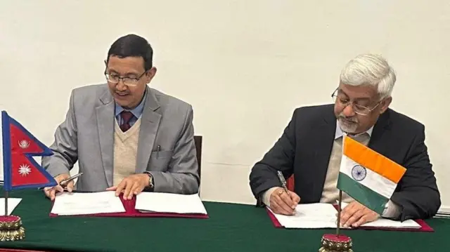 नेपालका वाणिज्य सचिव गोविन्दबहादुर कार्की र भारतका वाणिज्य सचिव सुनिल बर्थवाल